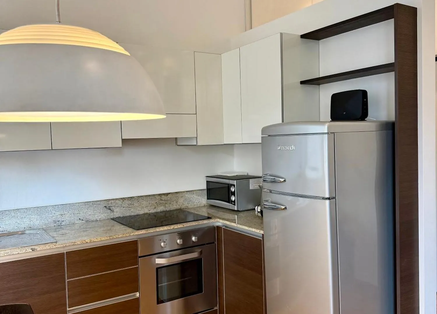 Lr Deluxe Apartments - Savoia 3 - Repubblica Milan 0*,  Italy